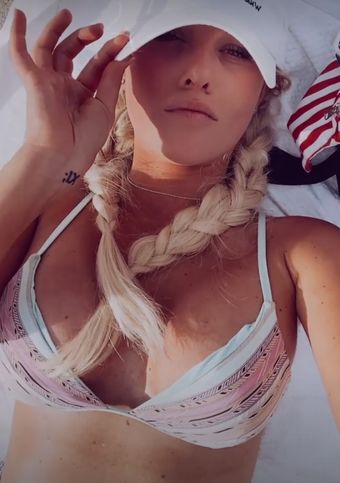 Tomi Lahren Nude Leaks OnlyFans Photo 26