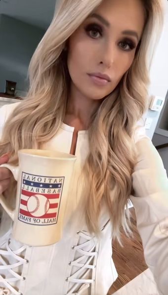 Tomi Lahren Nude Leaks OnlyFans Photo 34