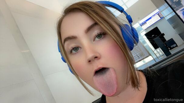 toxicallietongue Nude Leaks OnlyFans Photo 37