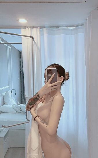 Trương Khả Trân Nude Leaks OnlyFans Photo 4