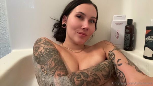 tully.banks Nude Leaks OnlyFans Photo 9