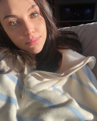 Tuvana Türkay Nude Leaks OnlyFans Photo 3