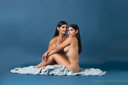 Twins Mailyn & Mailen Fernandez Nude Leaks OnlyFans Photo 5