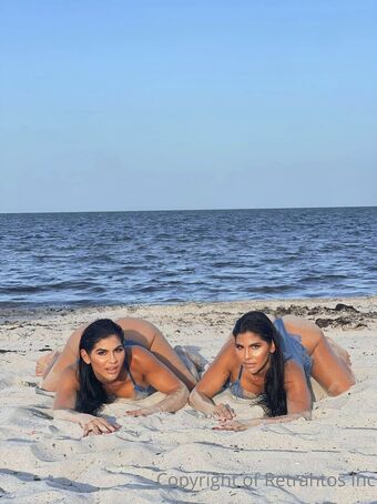 Twins Mailyn & Mailen Fernandez Nude Leaks OnlyFans Photo 10