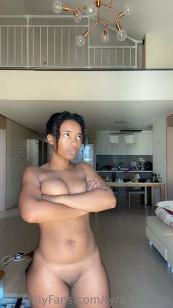 tyra_spanks