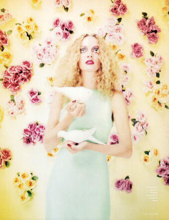 Uma Thurman Nude Leaks OnlyFans Photo 36