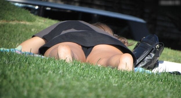 Upskirt - Candids