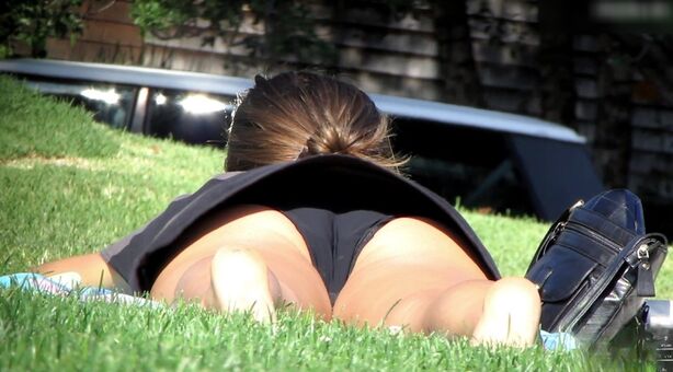 Upskirt - Candids