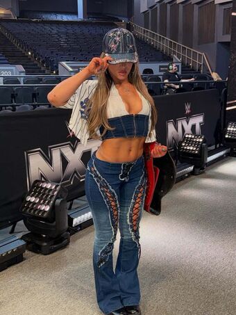 Valerie Loureda Nude Leaks OnlyFans Photo 13