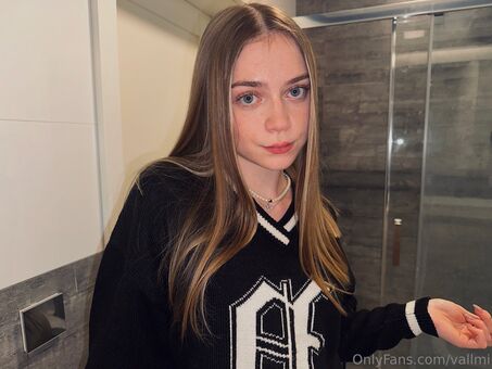 Vallmi Nude Leaks OnlyFans Photo 29
