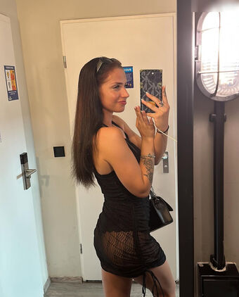 vane.xn Nude Leaks OnlyFans Photo 2