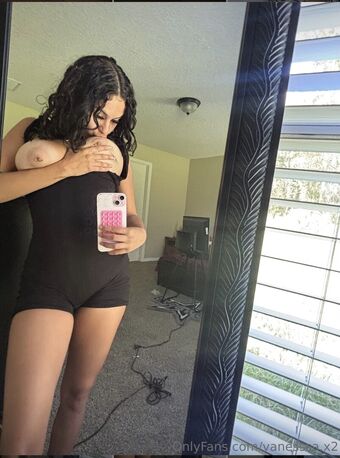 vanesssa.x2 Nude Leaks OnlyFans Photo 16