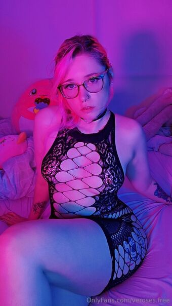 veroses.free Nude Leaks OnlyFans Photo 20