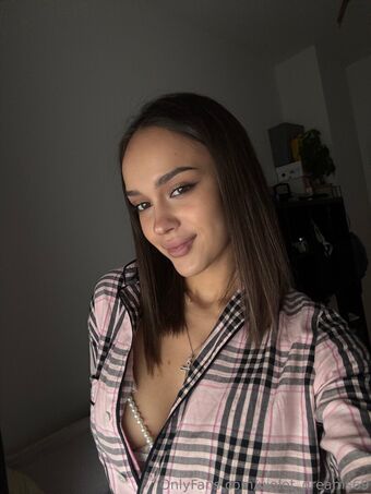 Violet_Dreams69