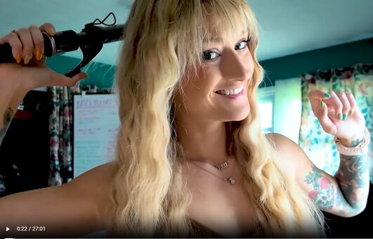 WheezyBlonde