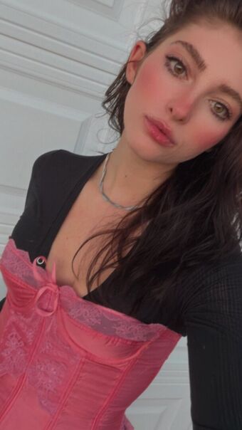 Willow Shields Nude Leaks OnlyFans Photo 219