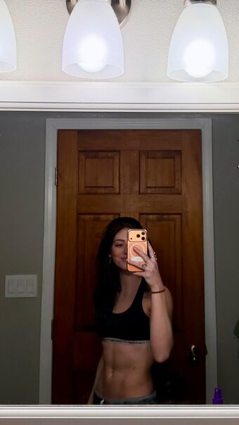 Willow Shields Nude Leaks OnlyFans Photo 230