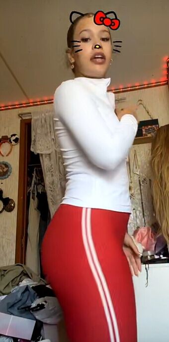 Y0nn.4 Elmo_love_u2 Nude Leaks OnlyFans Photo 21