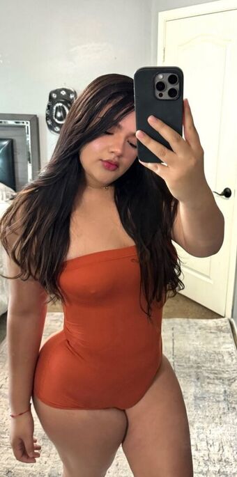 Yaniville Nude Leaks OnlyFans Photo 4