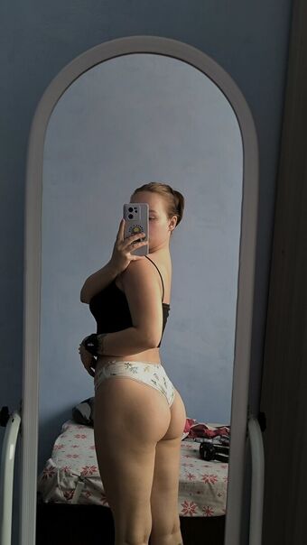 Yarikka Nude Leaks OnlyFans Photo 18