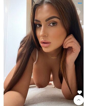 Yasmine Fox