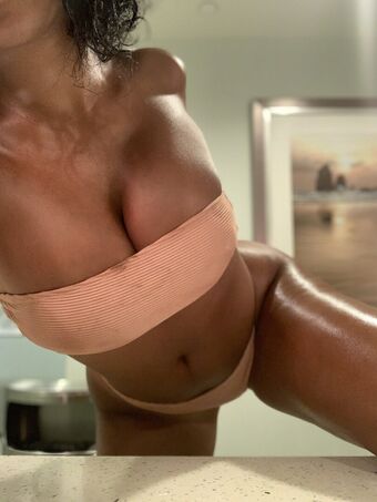 Yasmine Lopez Nude Leaks OnlyFans Photo 186