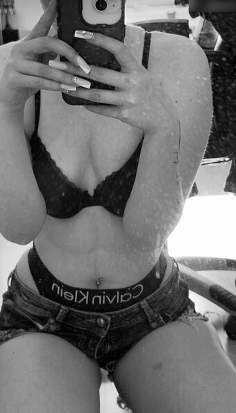 yhl.lara / Lara Reichardt / privat.shit.von.lara