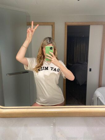 yourcanadiangirlfriend