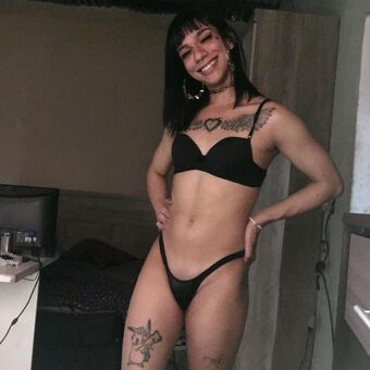 Yumi Xavier Nude Leaks OnlyFans Photo 1