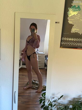 Zarahchan Nude Leaks OnlyFans Photo 30