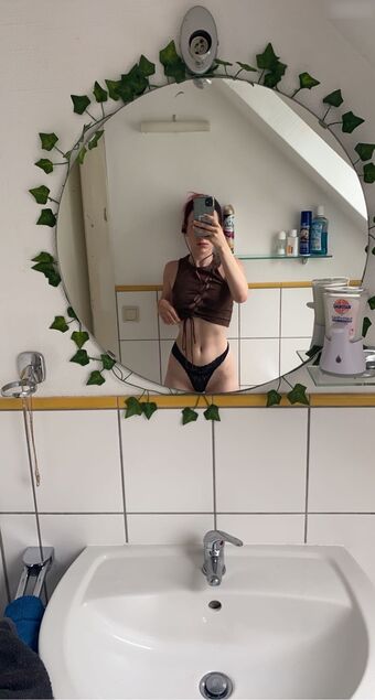 Zarahchan Nude Leaks OnlyFans Photo 37