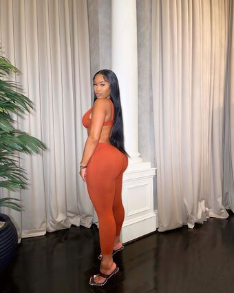 Zelie Timothy Nude Leaks OnlyFans Photo 22