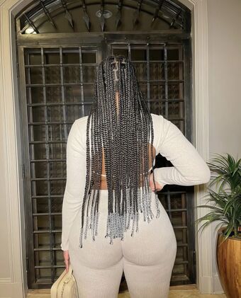 Zelie Timothy Nude Leaks OnlyFans Photo 23