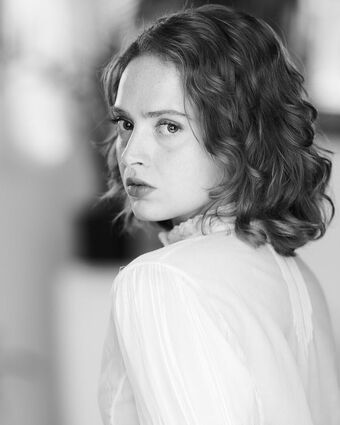 Zoé De Grand Maison