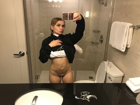 zoieburgher Nude Leaks OnlyFans Photo 29