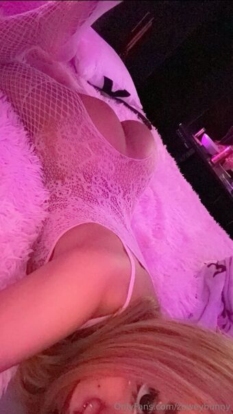 Zoweybunny Nude Leaks OnlyFans Photo 12