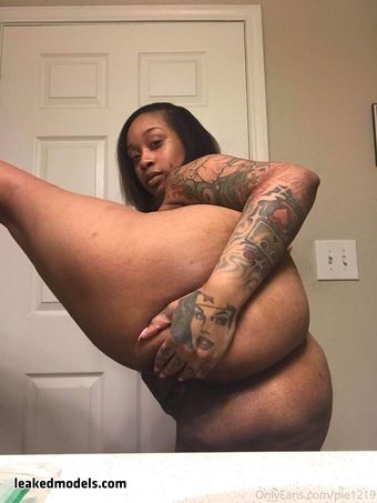 Pretty tatted slut Nude Leaks OnlyFans Photo 21