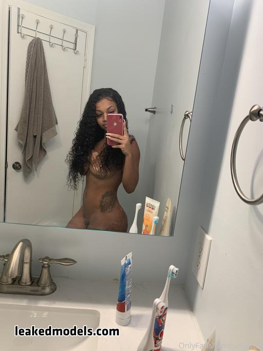 Curlyy Red Nude (19 Photos + 1 Video)
