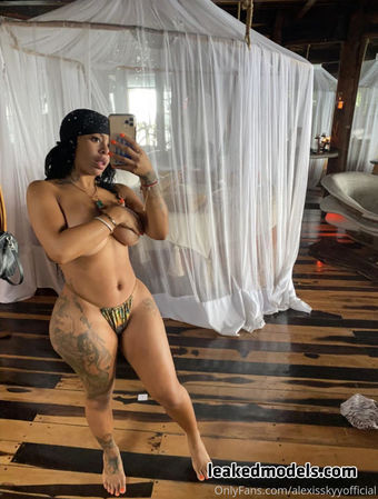 Alexisskyyofficial Nude Leaks OnlyFans Photo 5