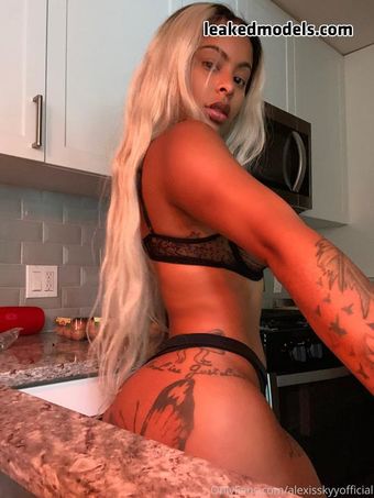 Alexisskyyofficial Nude Leaks OnlyFans Photo 7