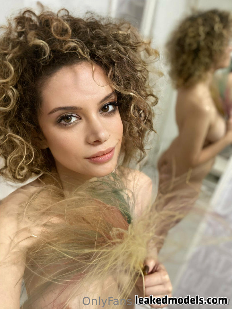 Melanianew Nude (11 Photos)