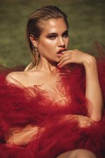 Meredith Mickelson-Nude-11-leakedmodels.com.jpg