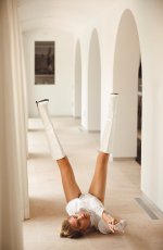 Meredith Mickelson-Nude-9-leakedmodels.com.jpg