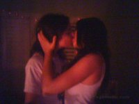 vanessa-hudgens-kissing-5.jpg