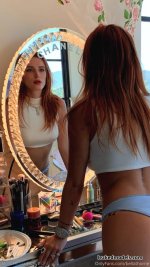 Bella_Thorne_nude_leaked_014.jpg