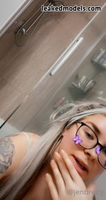 therealjenbretty_nude_leaked_073.jpg