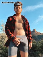hornyhiking_nude_leaked_063.jpg