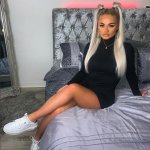 Screenshot 2021-12-10 at 14-03-21 courtney ( courtneydoylex) is on Instagram.jpg