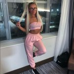 Screenshot 2021-12-10 at 14-10-17 courtney ( courtneydoylex) is on Instagram.jpg