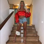 Screenshot 2021-12-10 at 14-10-52 courtney ( courtneydoylex) is on Instagram.jpg